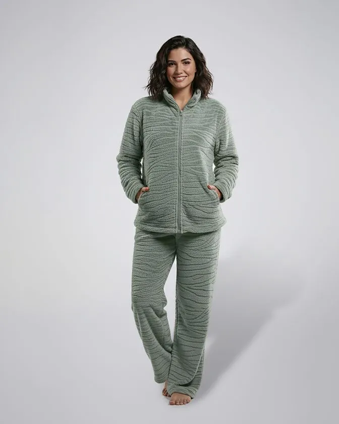 Leafletic Women’s Winter Coral Fleece Lounge Top-Bottom Set