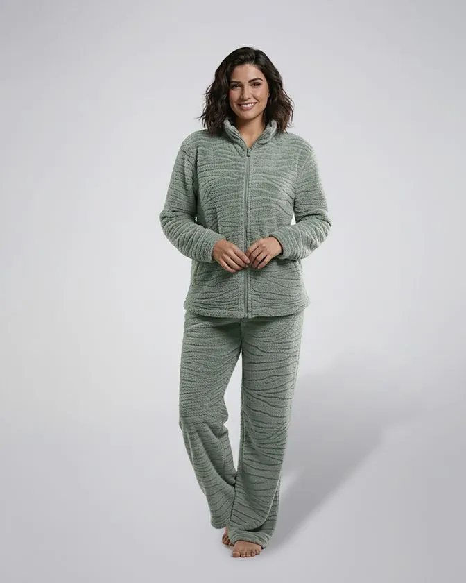 Leafletic Women’s Winter Coral Fleece Lounge Top-Bottom Set